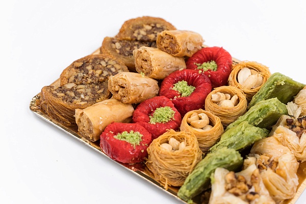Золотой поднос сладостей с арахисом и грецким орехом 400г. Фото N6